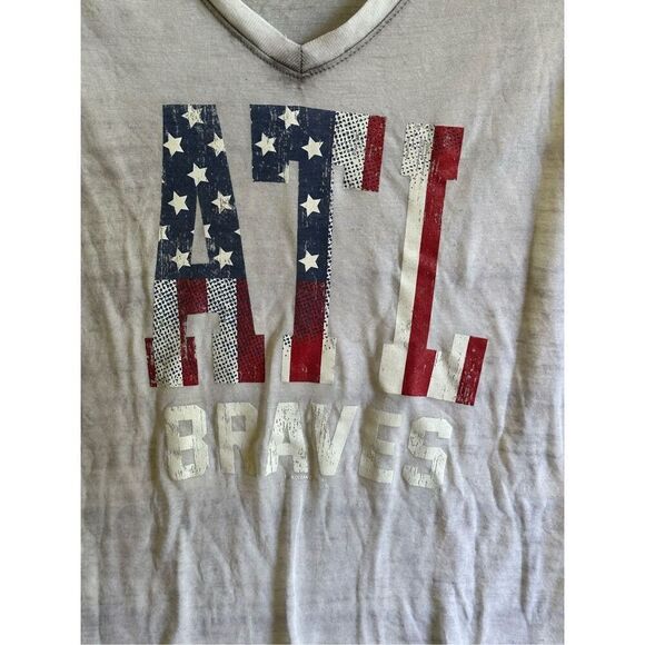 Women’s Atlanta Braves New Era Patriotic ATL v-neck t-shirt sz small - Picture 2 of 7